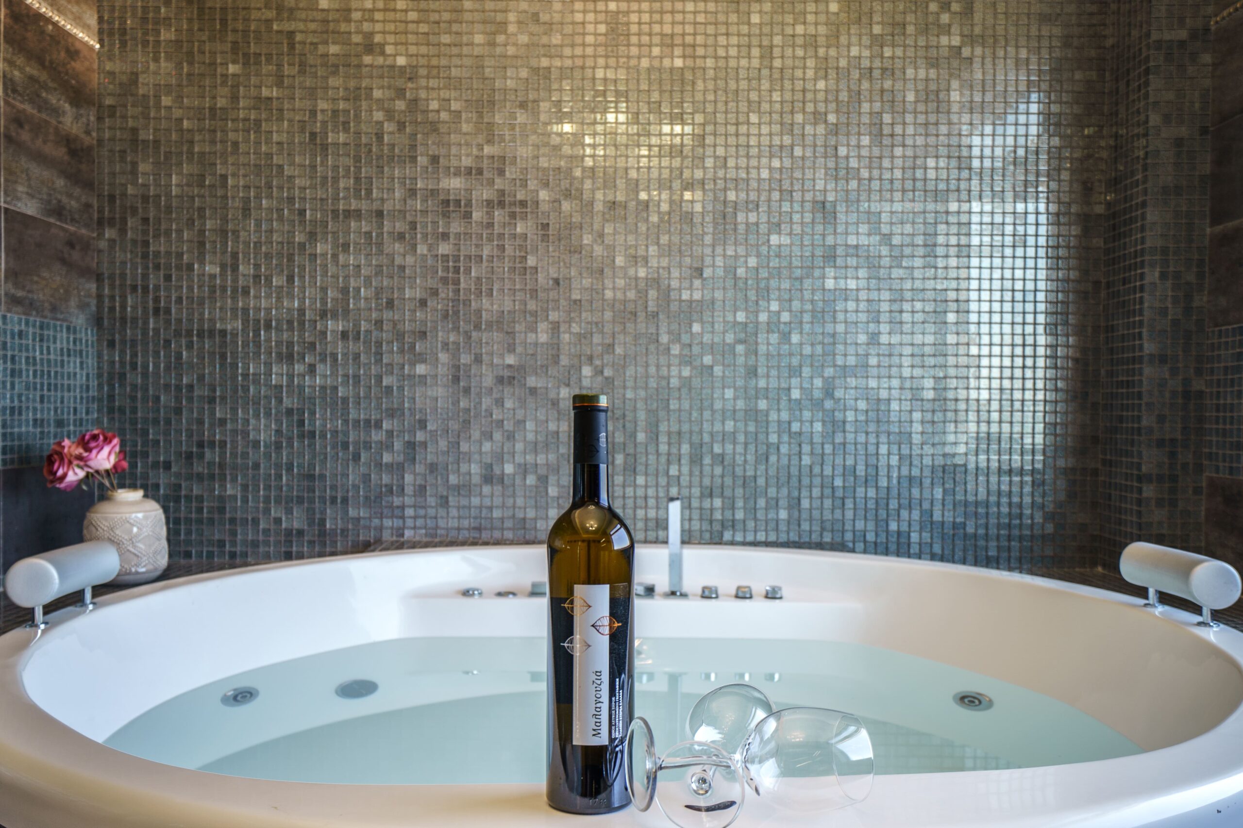 Modern bathroom at Crethion Villa Crete